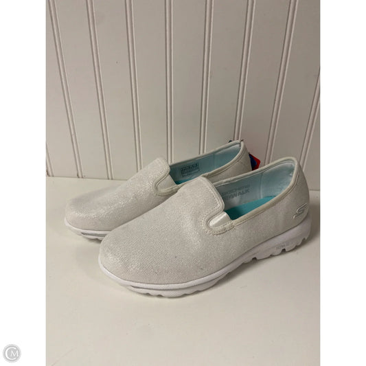 Shoes Flats By Skechers In White, Size: 6