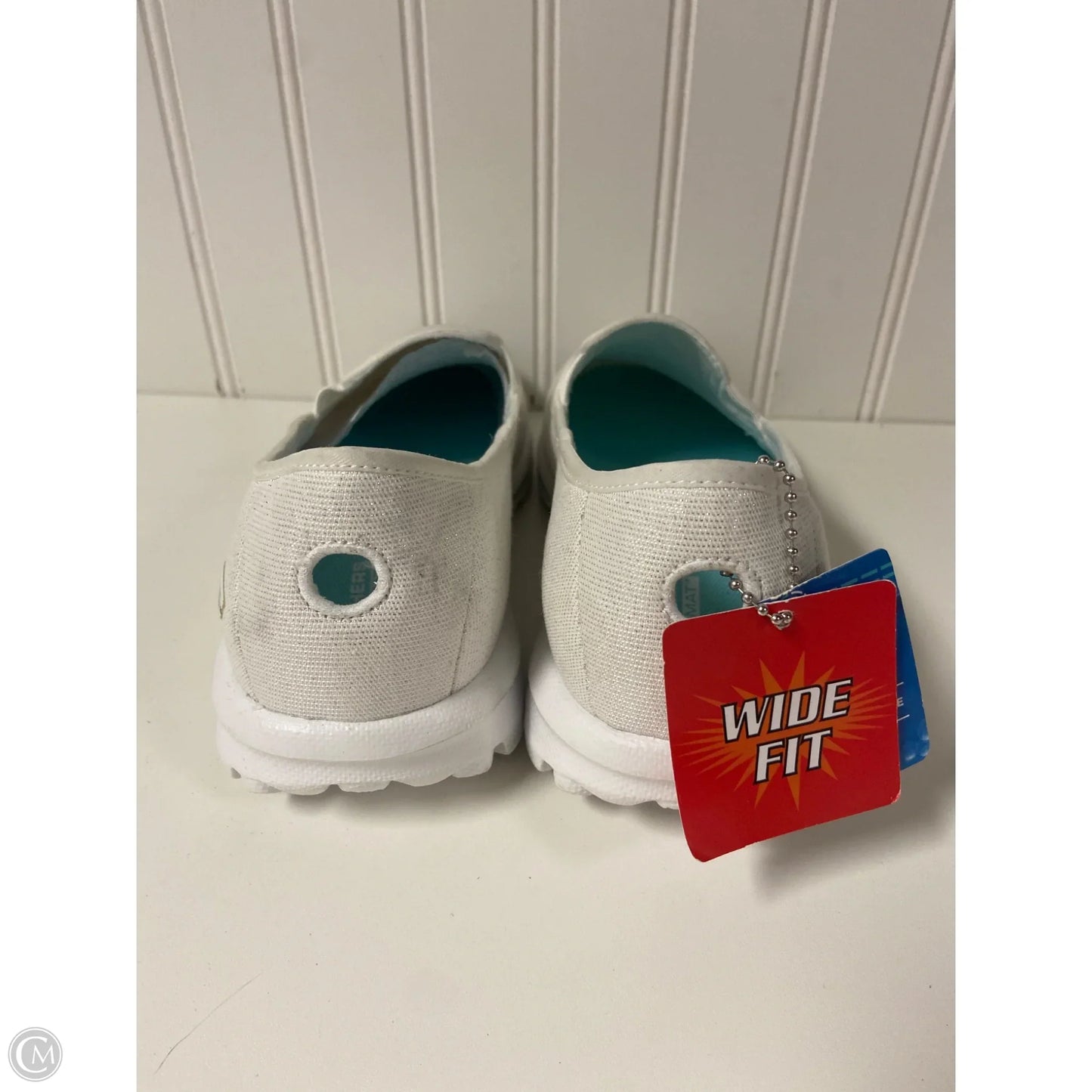 Shoes Flats By Skechers In White, Size: 6