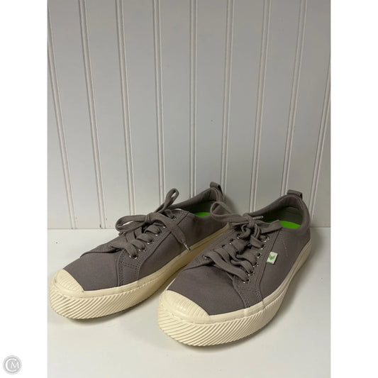 Shoes Sneakers By Cariuma In Grey, Size: 9.5