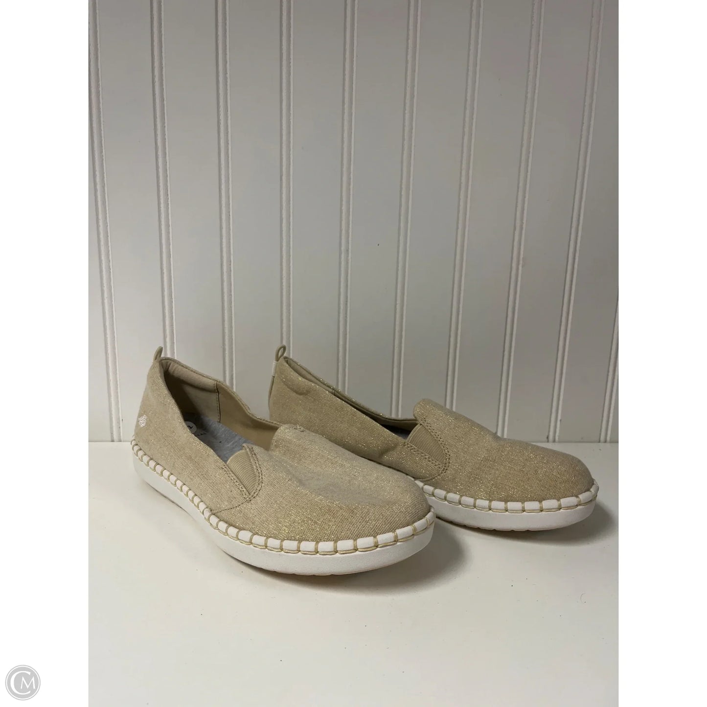 Shoes Flats By Clarks In Gold, Size: 7.5