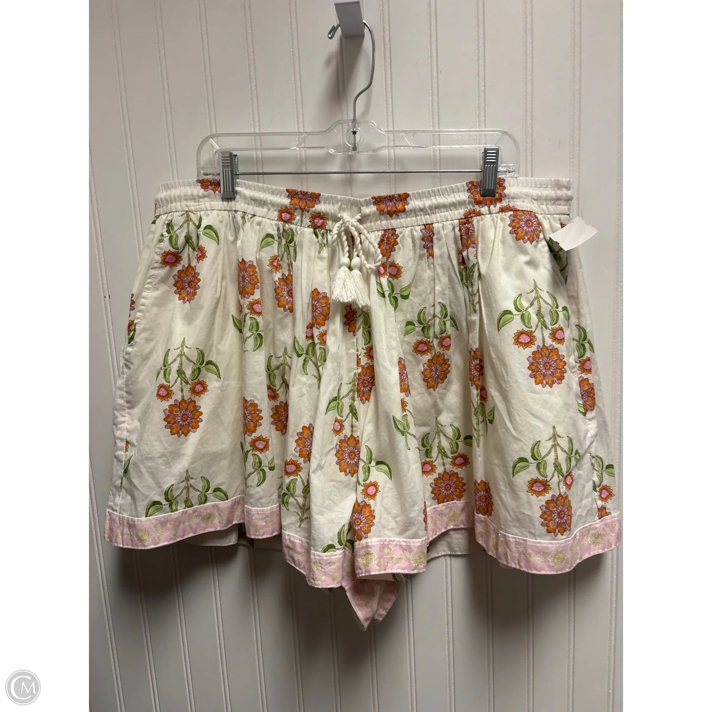Shorts By Old Navy In White, Size: Xl