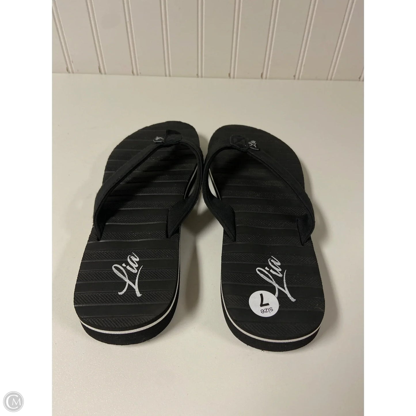 Sandals Flip Flops By Clothes Mentor In Black, Size: 7