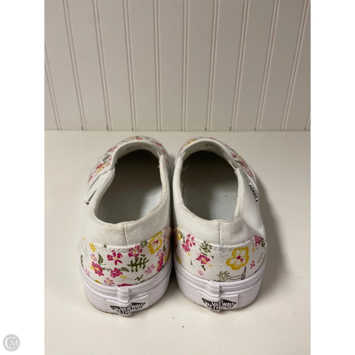 Shoes Flats By Vans In White, Size: 10