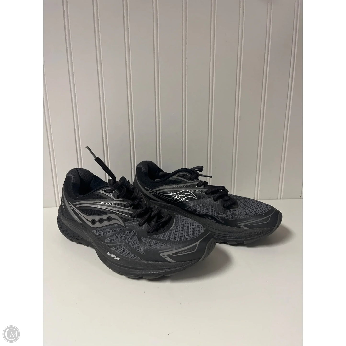 Shoes Sneakers By Clothes Mentor In Grey, Size: 8