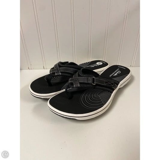 Sandals Flip Flops By Clarks In Black & White, Size: 7