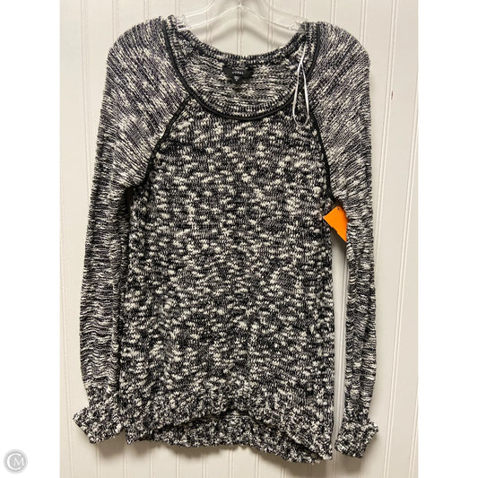 Sweater By Guess In Black & White, Size: M
