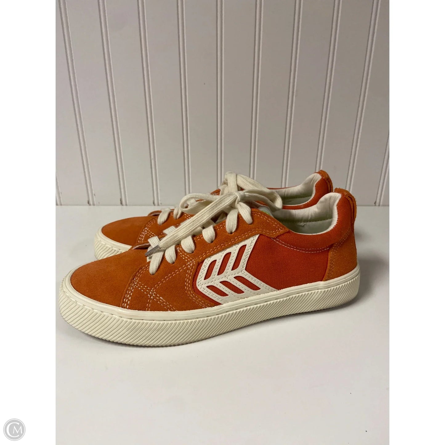 Shoes Sneakers By Cariuma In Orange, Size: 8