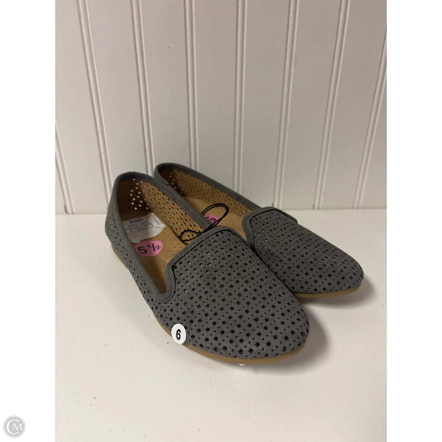Shoes Flats By White Mountain In Grey, Size: 5.5
