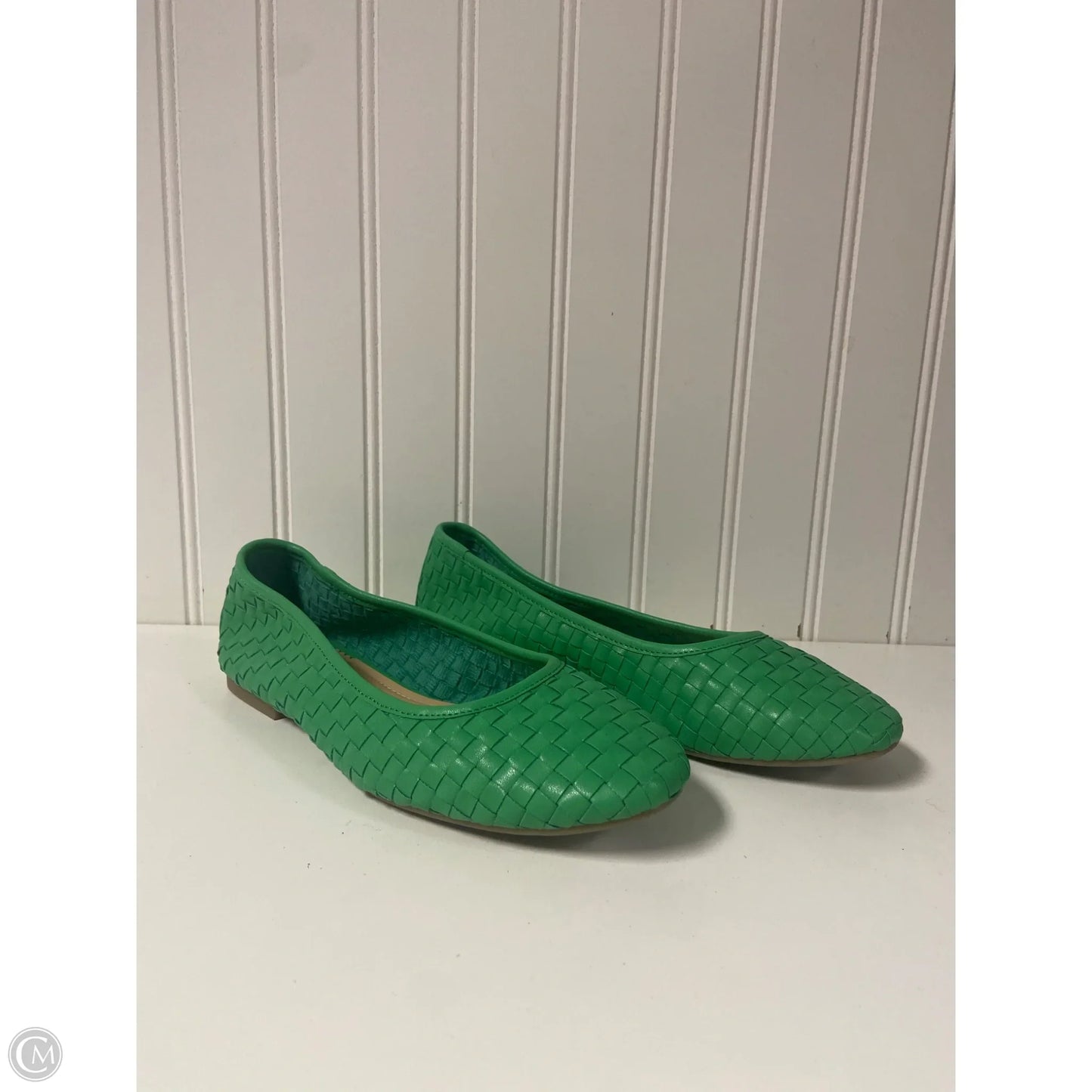 Shoes Flats By Cmc In Green, Size: 6