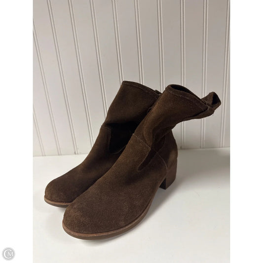 Boots Designer By Ugg In Brown, Size: 7
