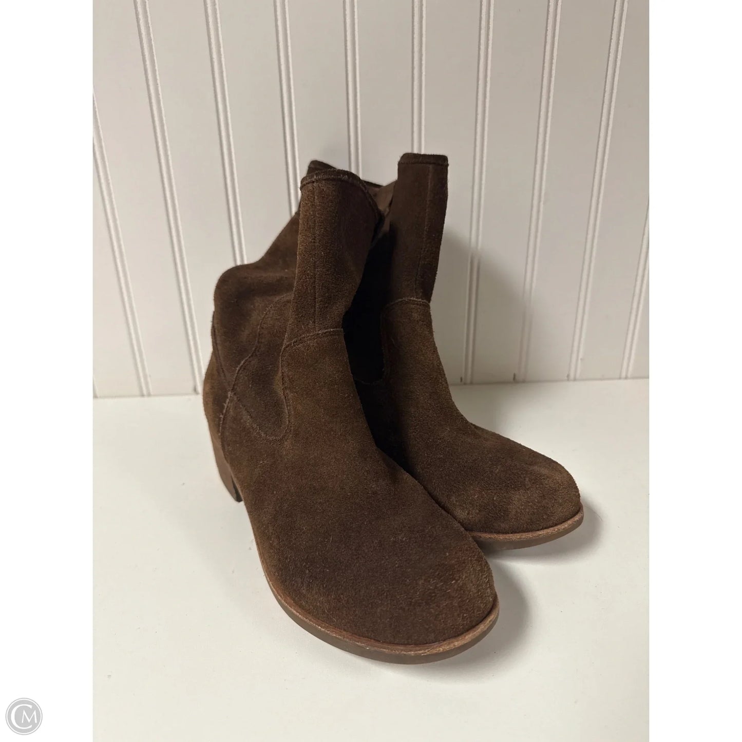 Boots Designer By Ugg In Brown, Size: 7