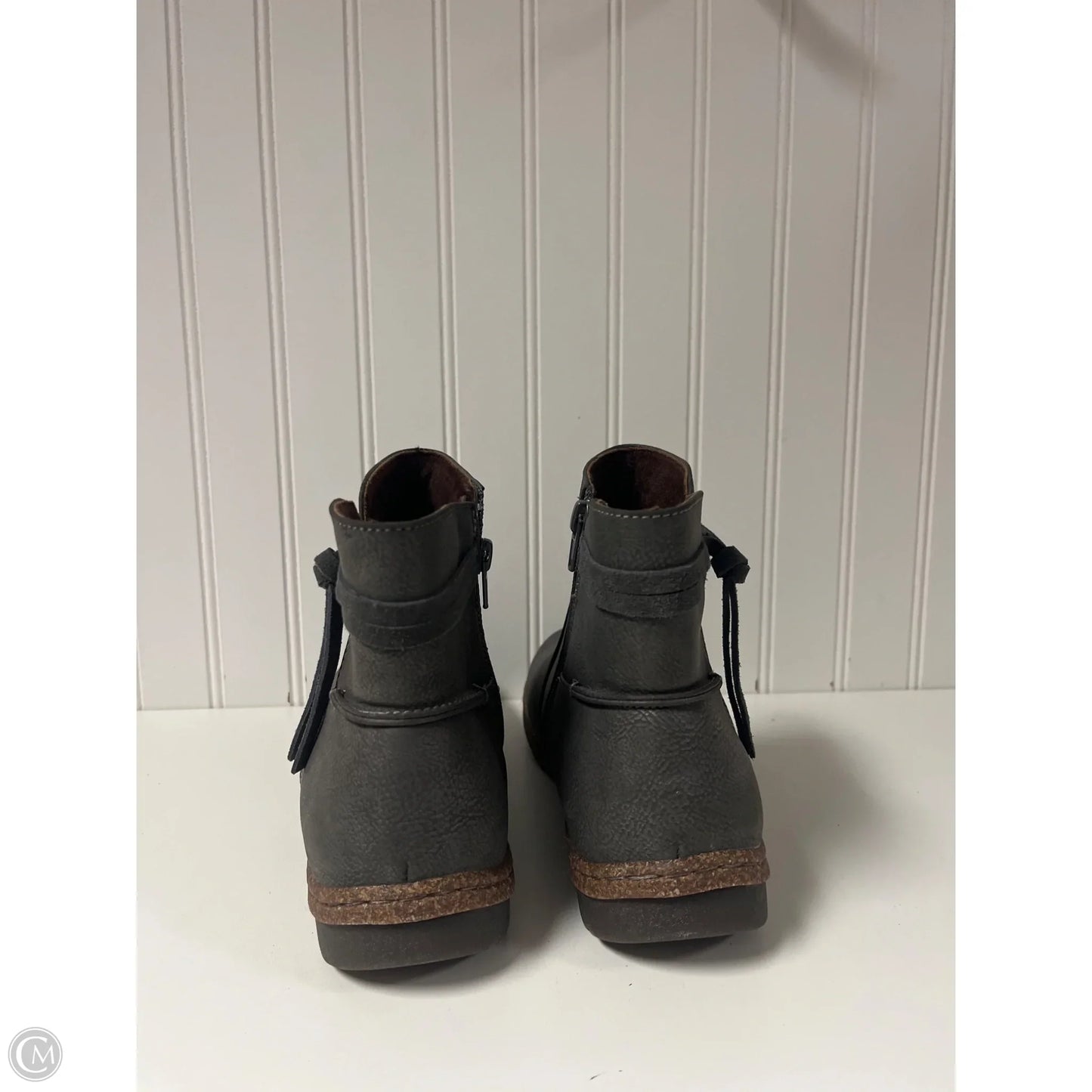 Boots Ankle Flats By Boc In Grey, Size: 10