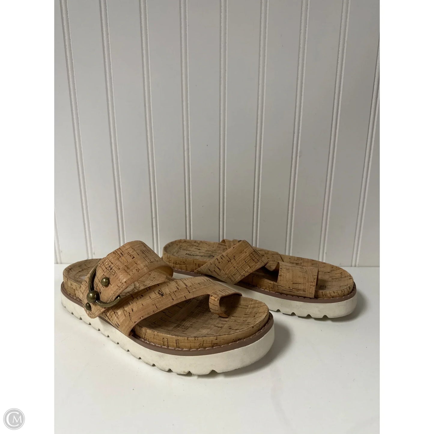 Sandals Flats By Bare Traps In Tan, Size: 8