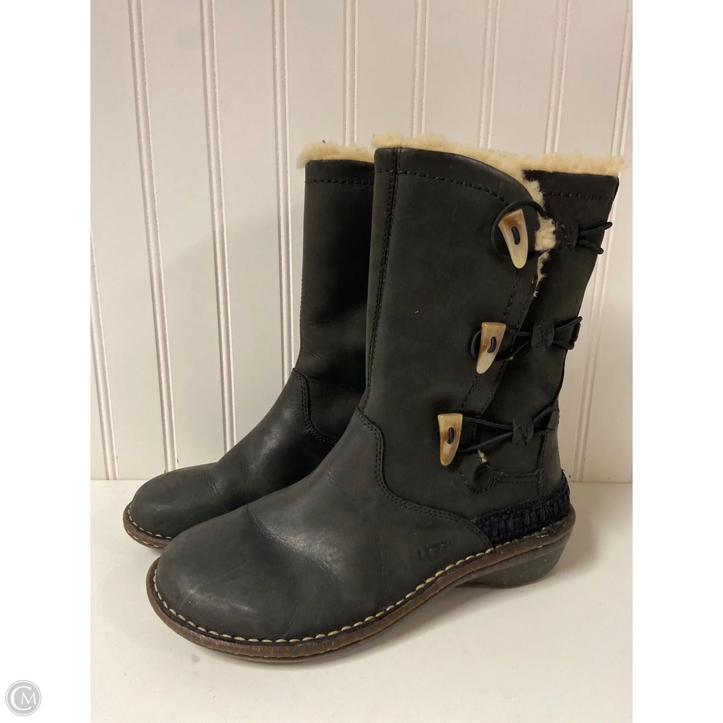Boots Designer By Ugg In Black, Size: 8