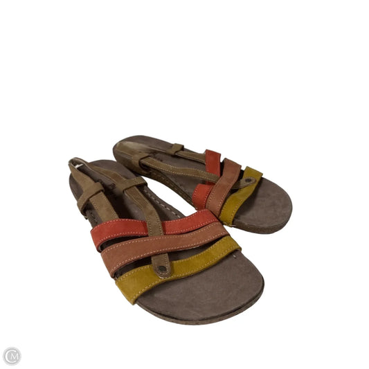 Sandals Flats By Clothes Mentor In Red & Yellow, Size: 9.5