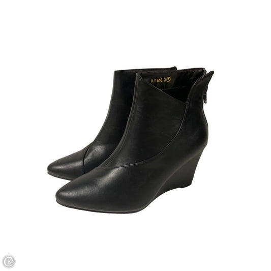 Boots Ankle Heels By Clothes Mentor In Black, Size: 7
