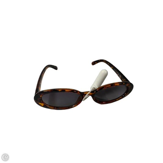 Sunglasses By Clothes Mentor, Size: Small