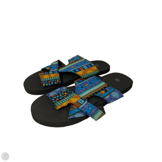 Sandals Flats By Clothes Mentor In Multi-colored, Size: 11