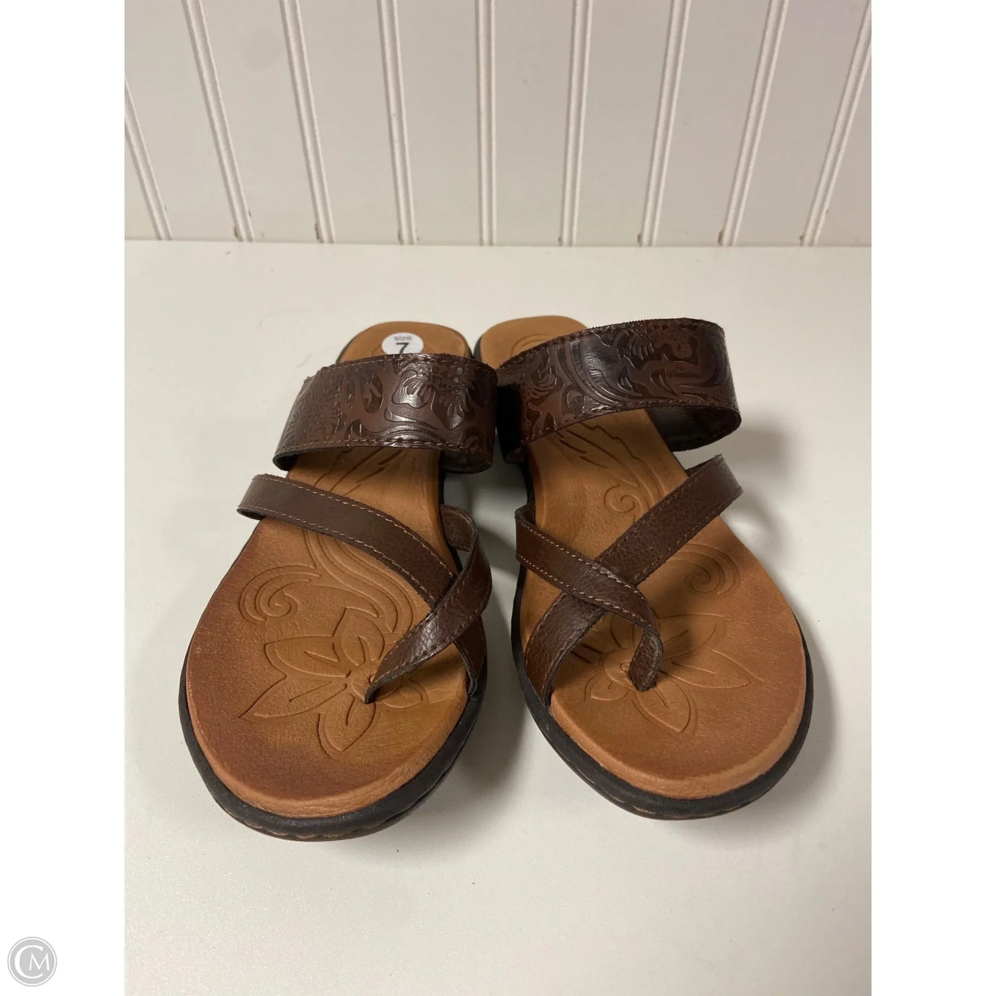 Sandals Flats By Boc In Brown, Size: 7