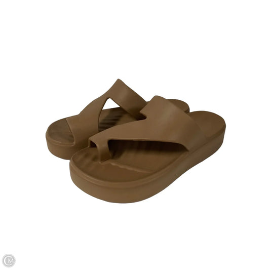 Sandals Flats By Clothes Mentor In Brown, Size: 10
