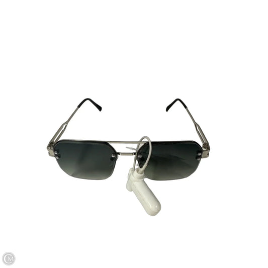 Sunglasses By Clothes Mentor, Size: Large