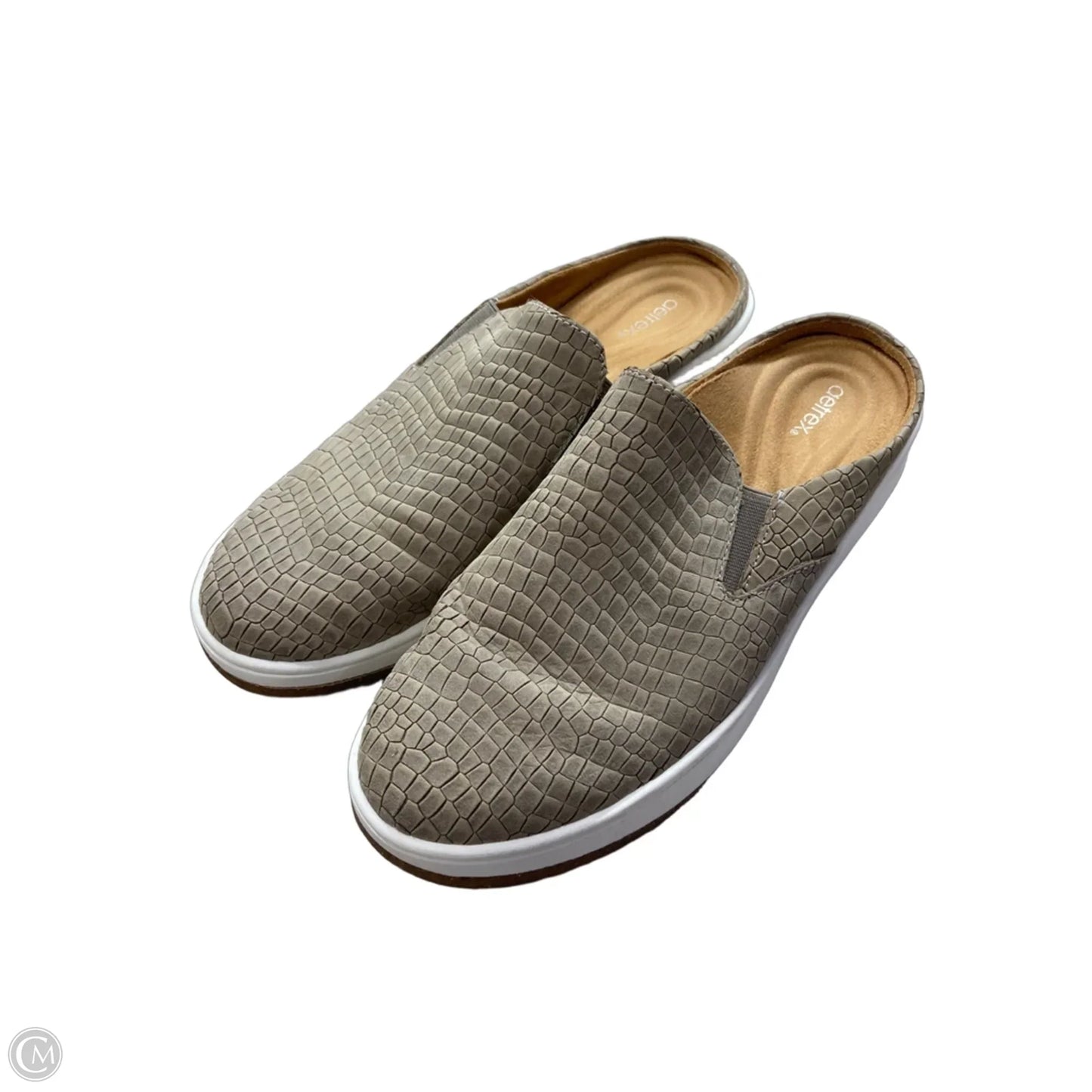 Shoes Flats By Aetrex In Grey, Size: 7