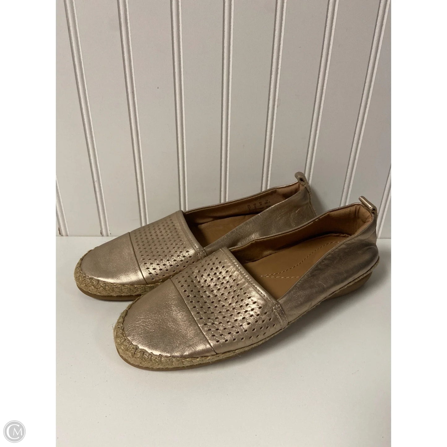 Shoes Flats By Clarks In Gold, Size: 9