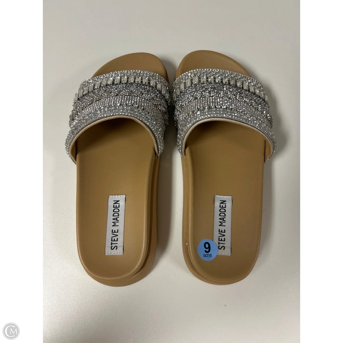 Sandals Flats By Steve Madden In Silver, Size: 6