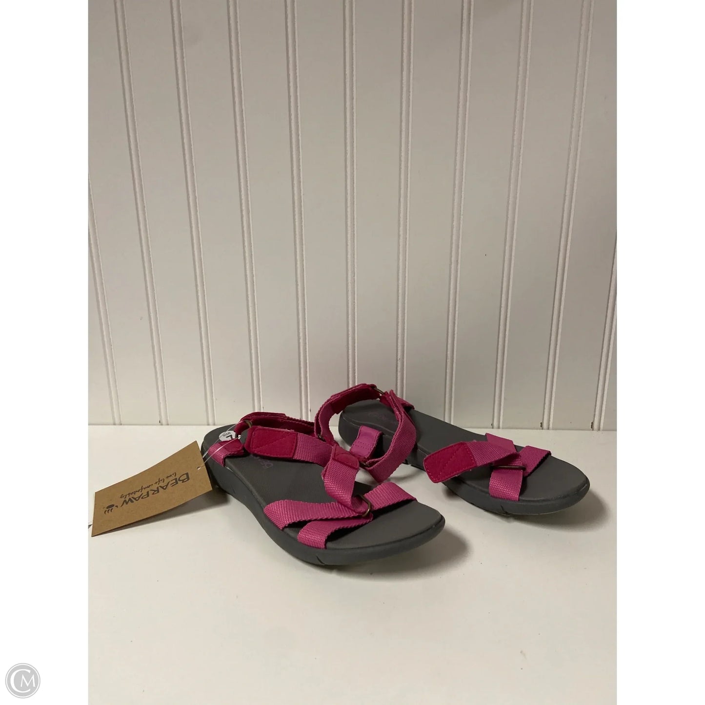 Sandals Flats By Bearpaw In Grey & Pink, Size: 7