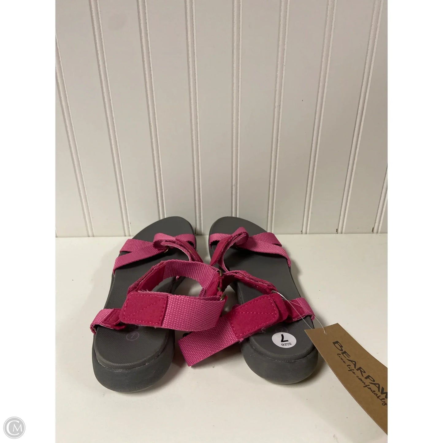 Sandals Flats By Bearpaw In Grey & Pink, Size: 7