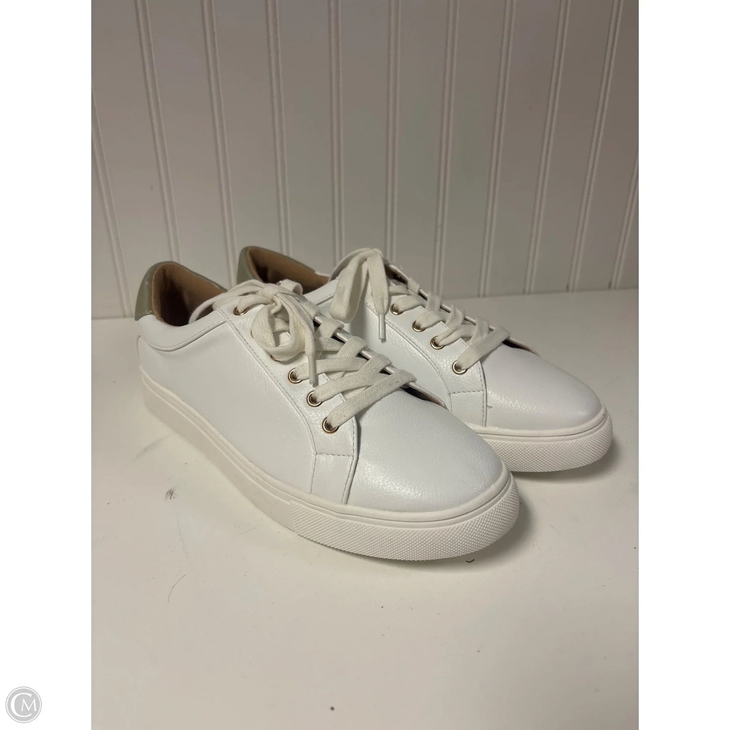 Shoes Sneakers By Loft In Green & White, Size: 8.5