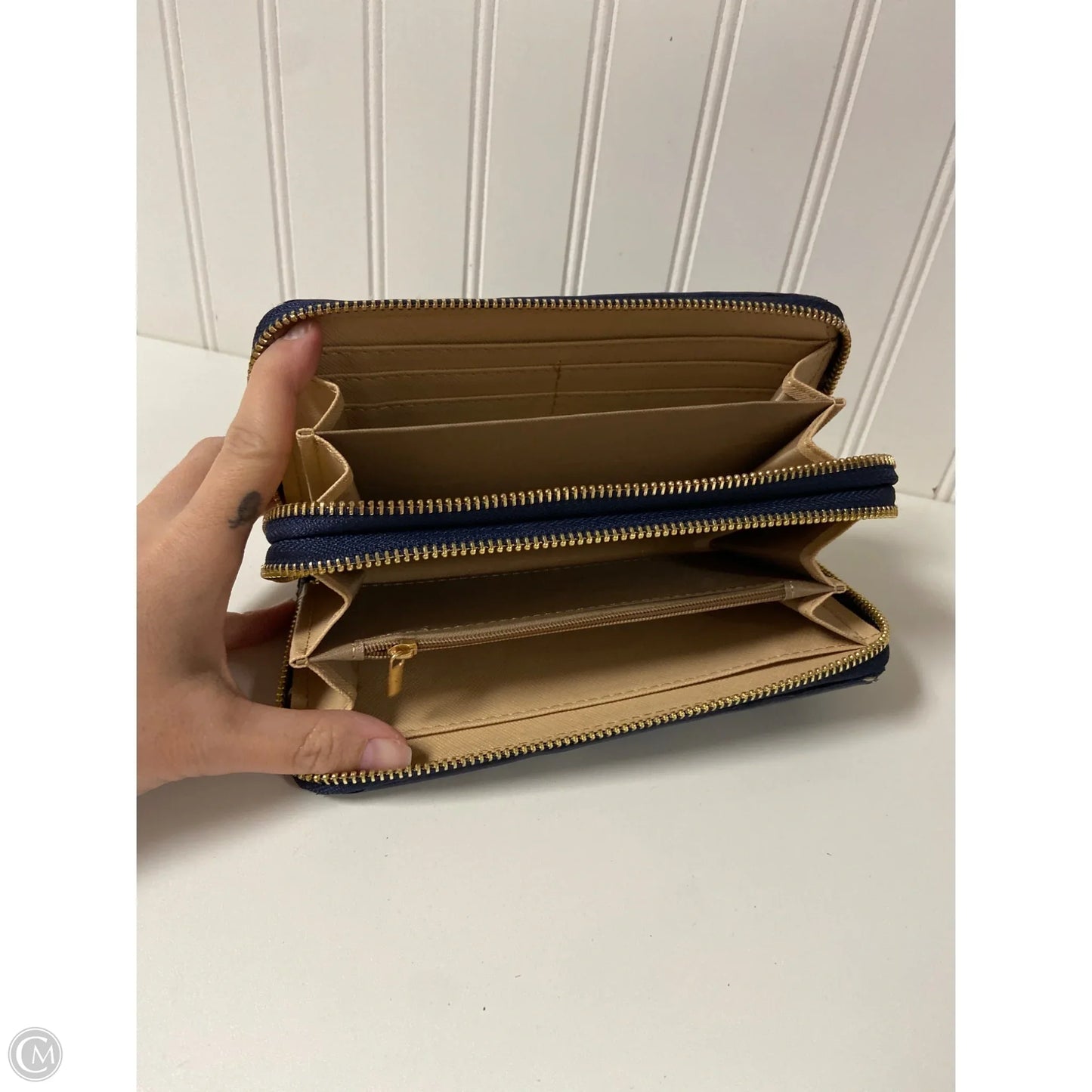 Wallet By Clothes Mentor, Size: Large