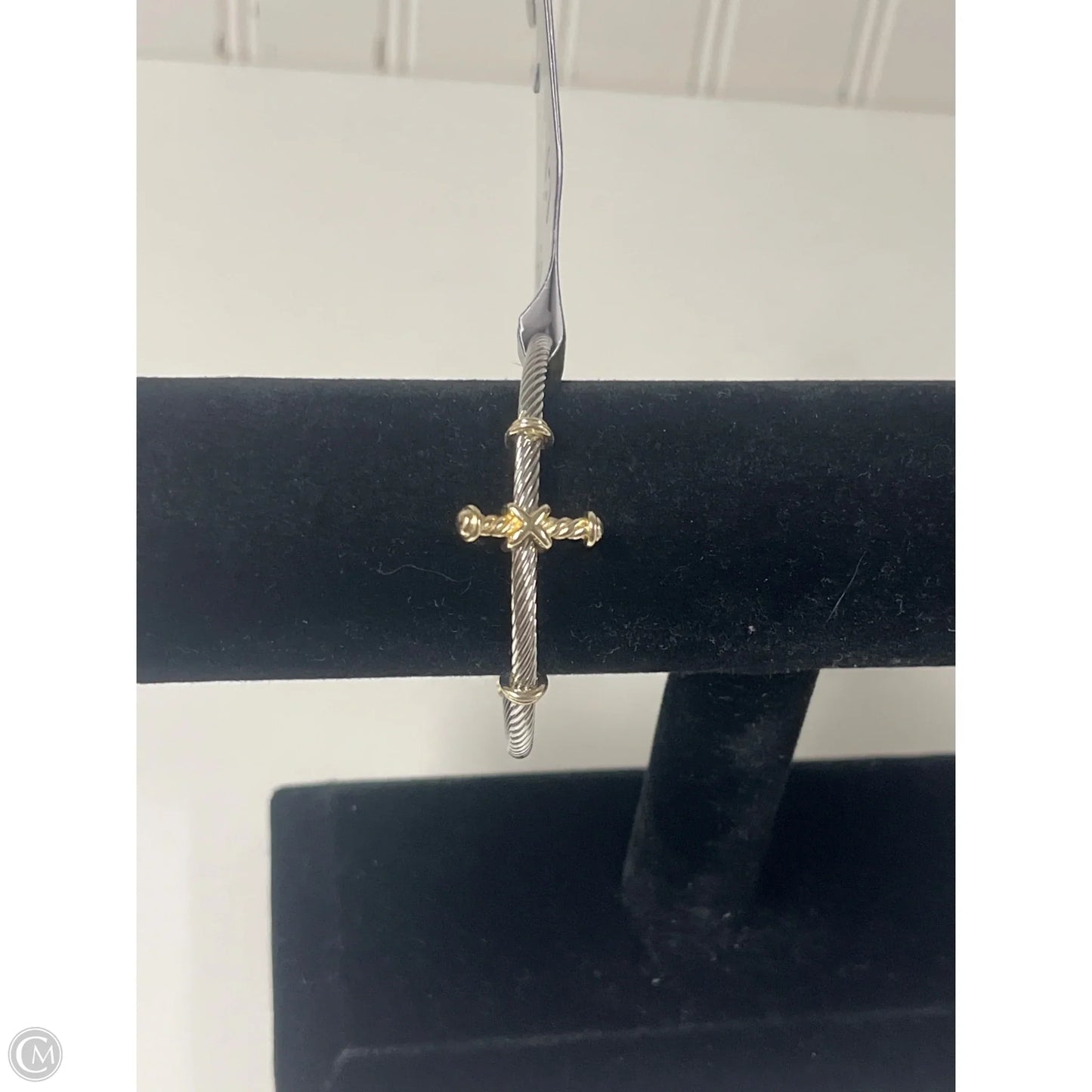 Bracelet Bangle By Clothes Mentor, Size: 1