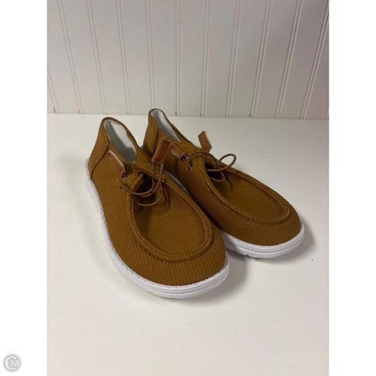 Shoes Flats By Clothes Mentor In Tan, Size: 8.5