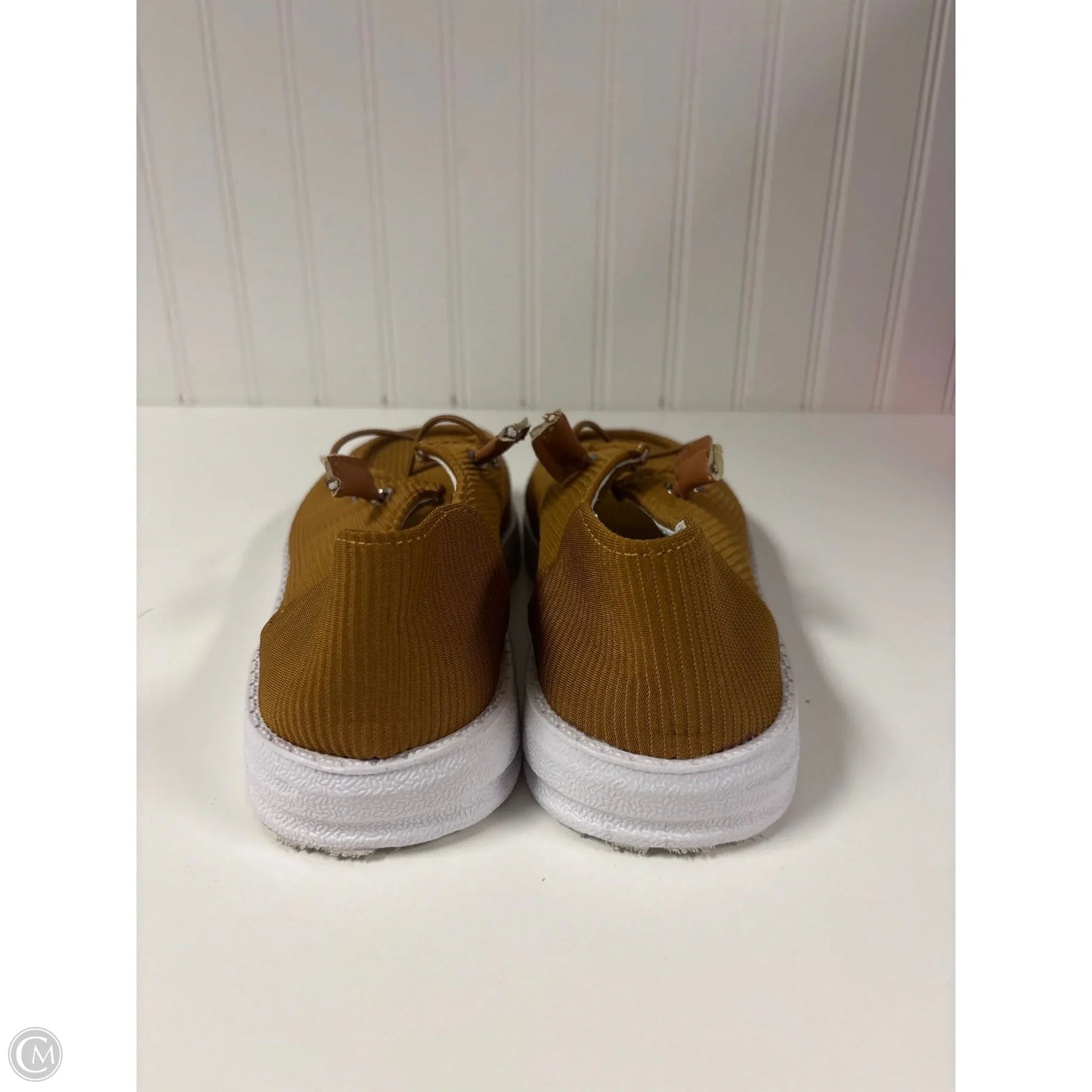 Shoes Flats By Clothes Mentor In Tan, Size: 8.5