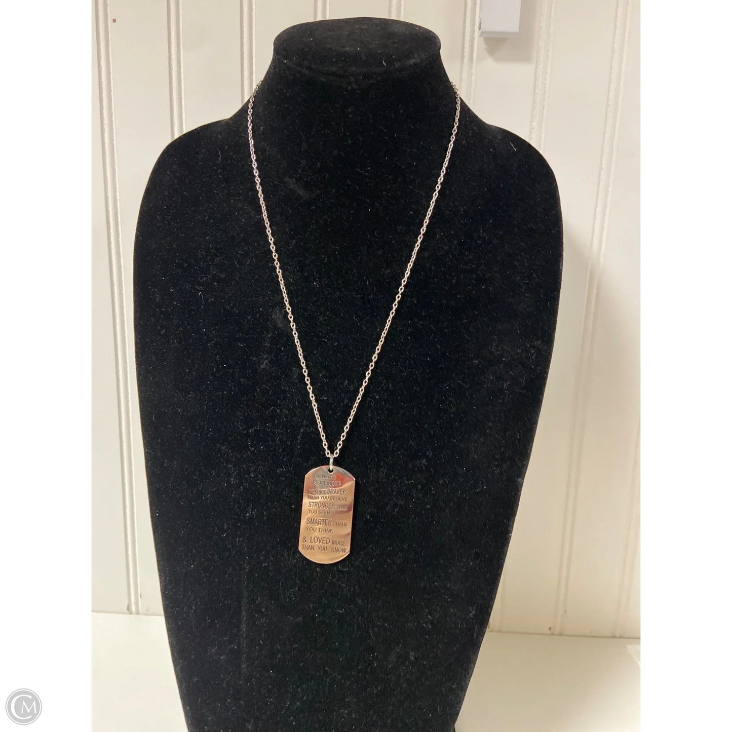 Necklace Pendant By Clothes Mentor, Size: 1