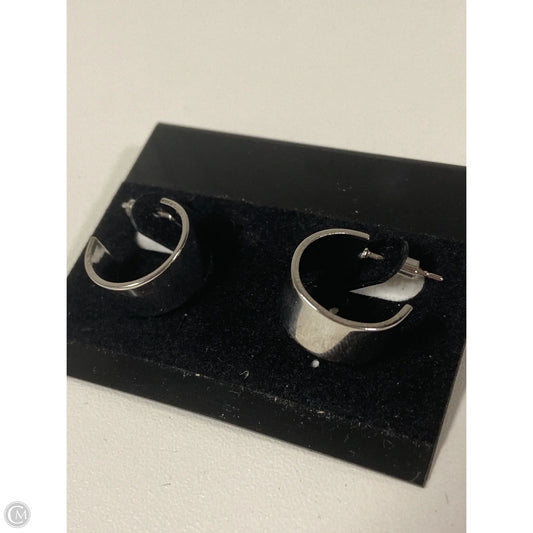 Earrings Hoop By Clothes Mentor, Size: 1