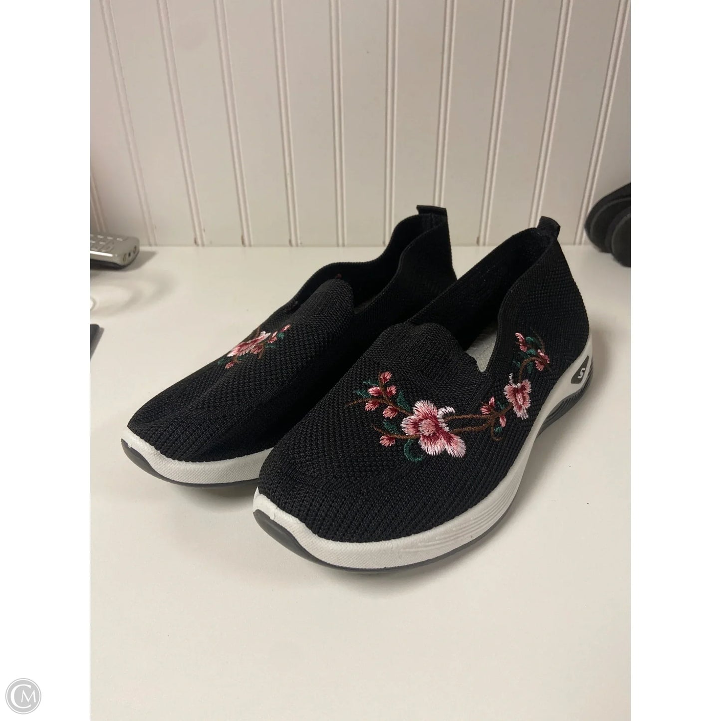 Shoes Flats By Clothes Mentor In Black, Size: 8.5