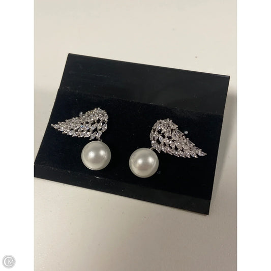 Earrings Statement By Clothes Mentor, Size: 1