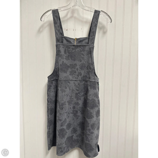 Dress Casual Short By Clothes Mentor In Grey, Size: S