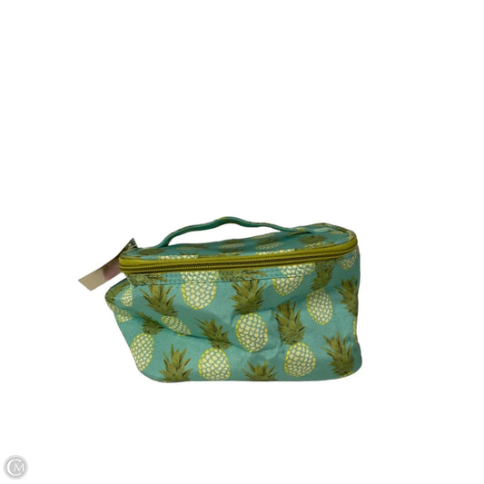 Makeup Bag By Clothes Mentor, Size: Medium