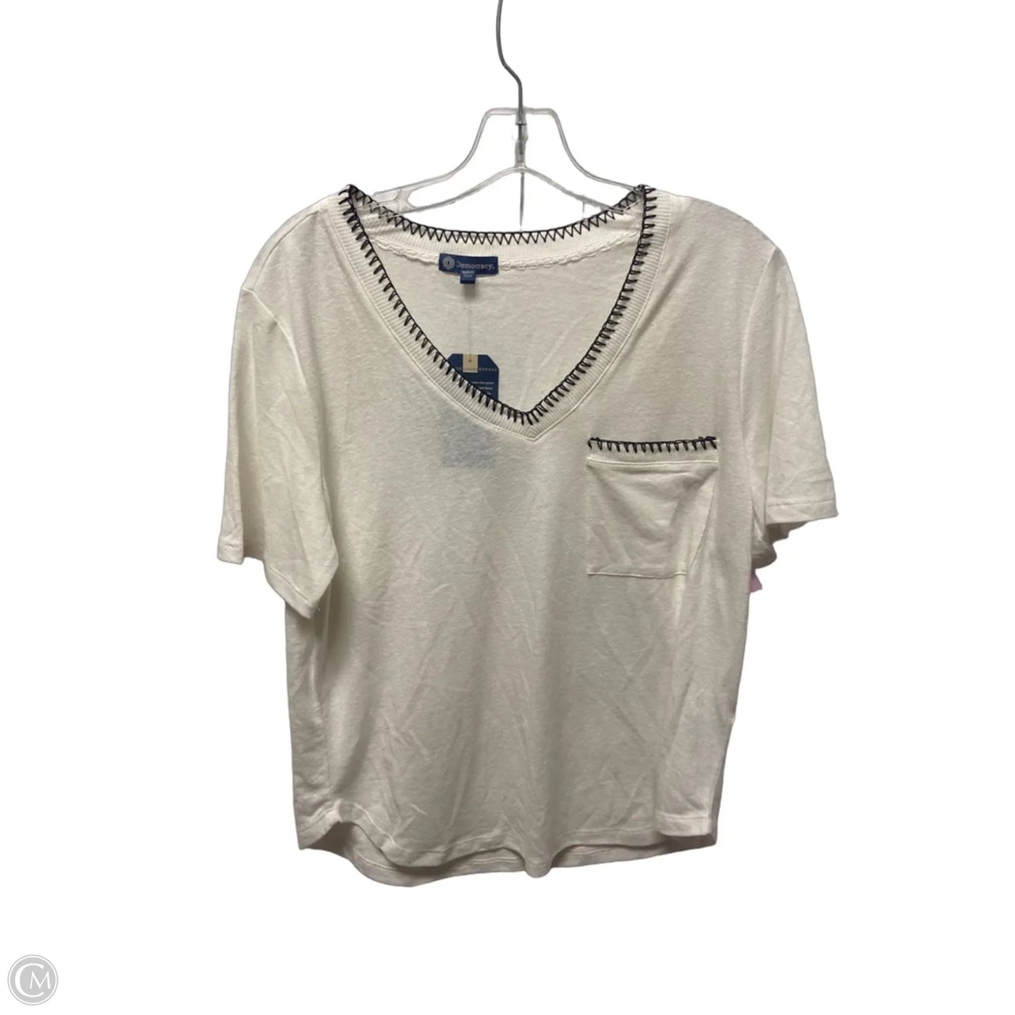 Top Short Sleeve Basic By Democracy In White, Size: M