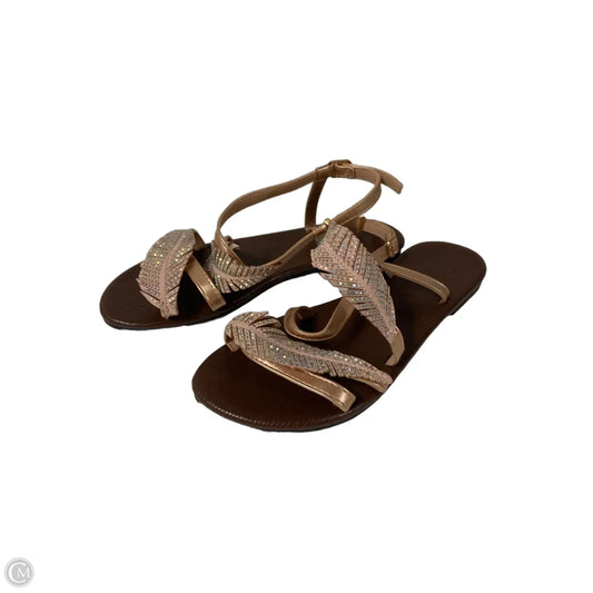 Sandals Flats By Clothes Mentor In Beige, Size: 7.5