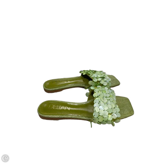 Sandals Flats By Clothes Mentor In Green, Size: 6.5