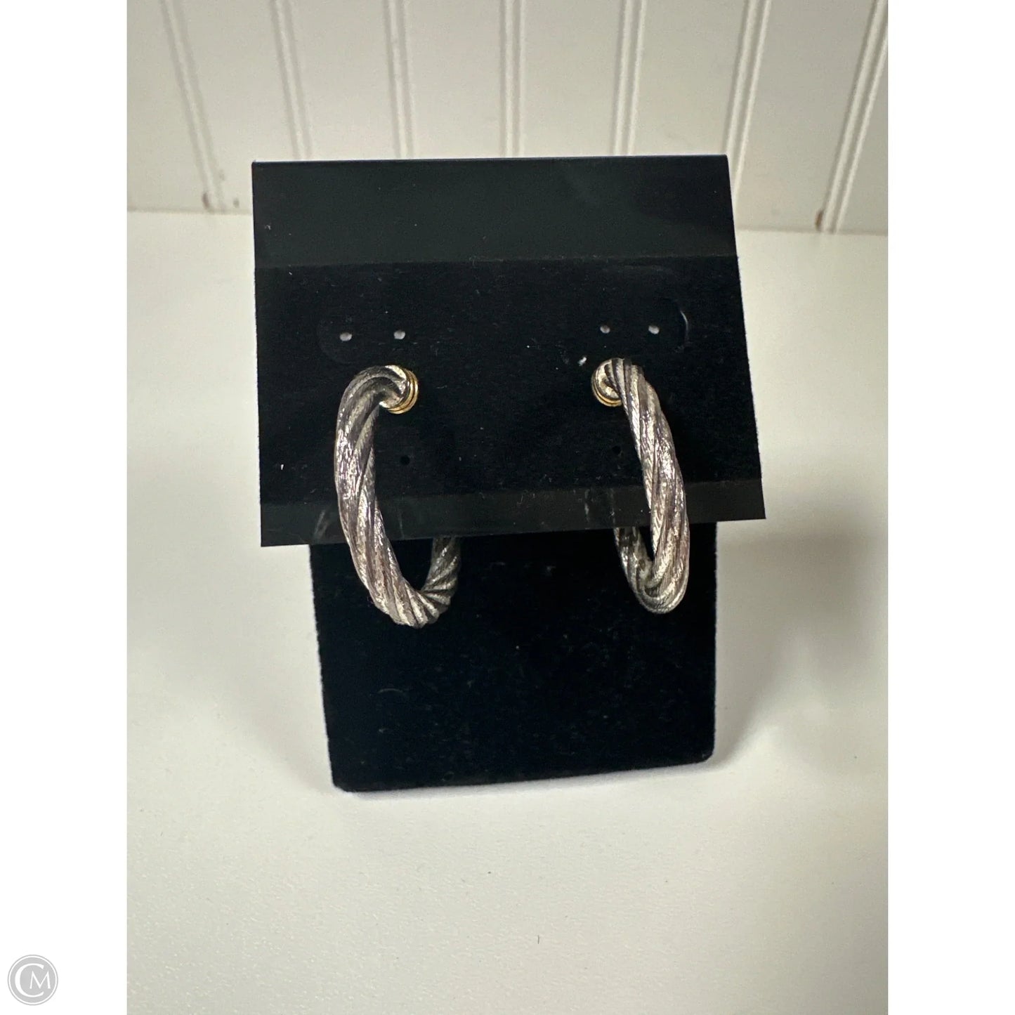 Earrings Hoop By Clothes Mentor, Size: 1