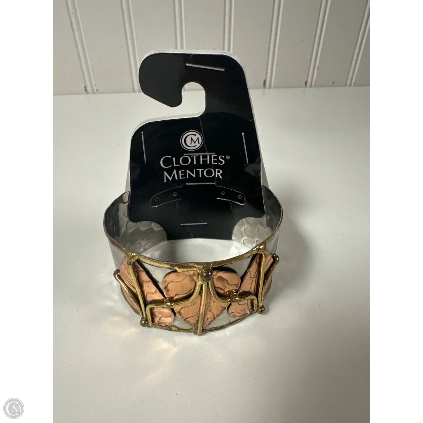 Bracelet Cuff By Clothes Mentor, Size: 1
