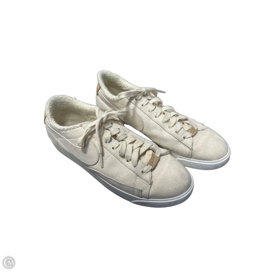 Shoes Sneakers By Nike In Beige, Size: 10