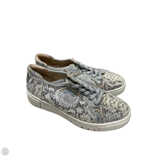 Shoes Sneakers By Naturalizer In Snakeskin Print, Size: 8.5