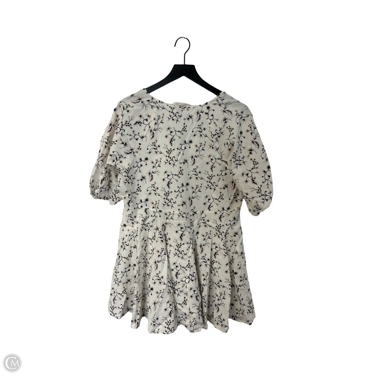 Dress Casual Short By Universal Thread In White, Size: L
