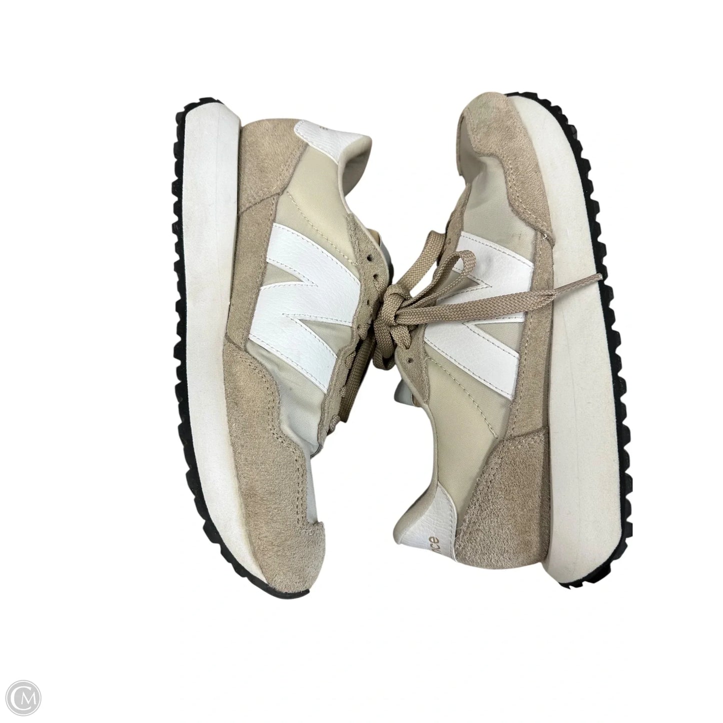 Shoes Sneakers By New Balance In Tan & White, Size: 7.5